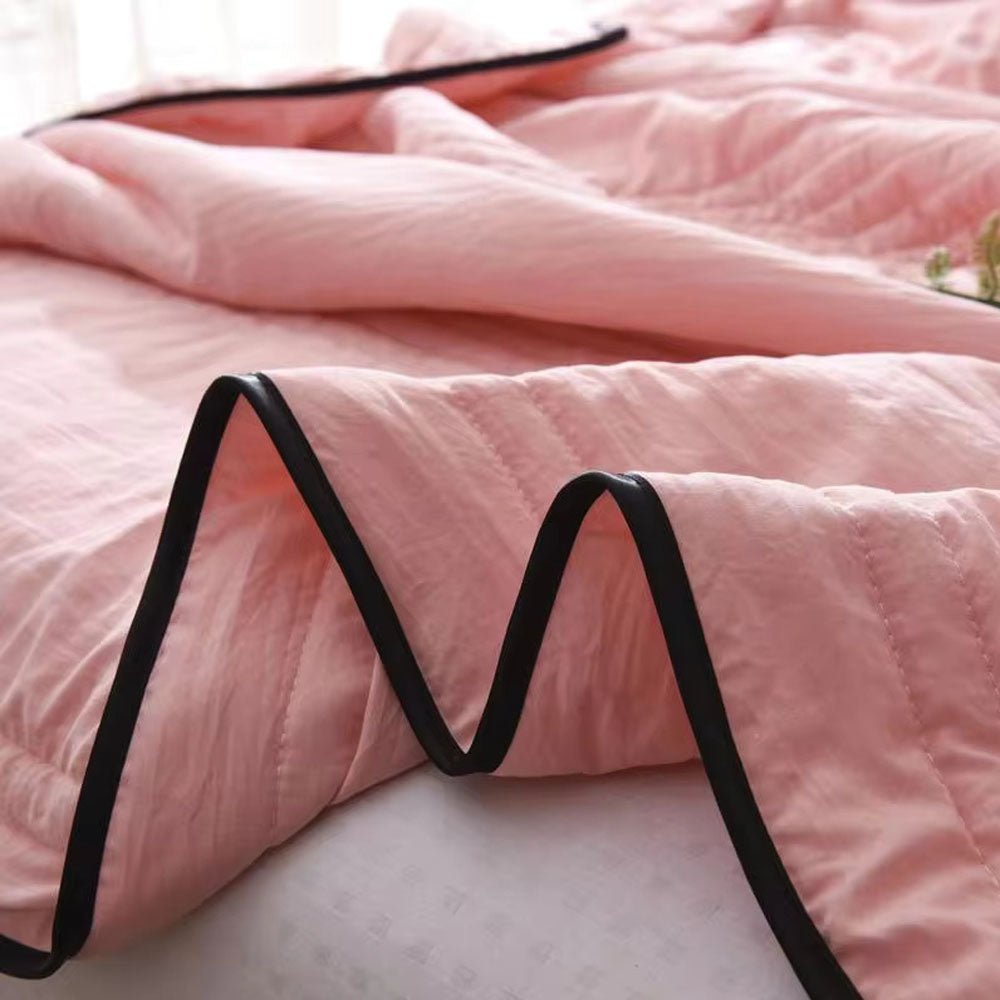 AQUACHILL - Cool and Cozy Blanket for Refreshing Comfort and Breathable Relaxation