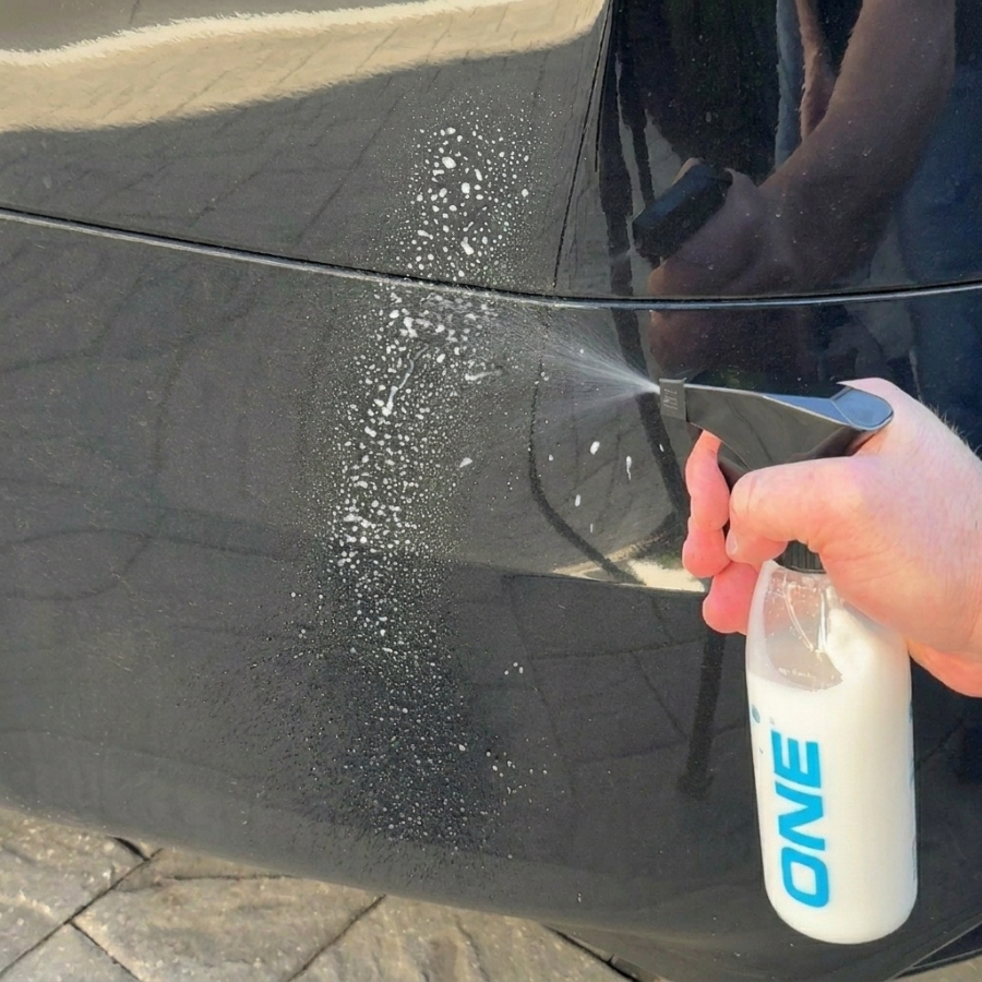 Cleaning and Protective Spray