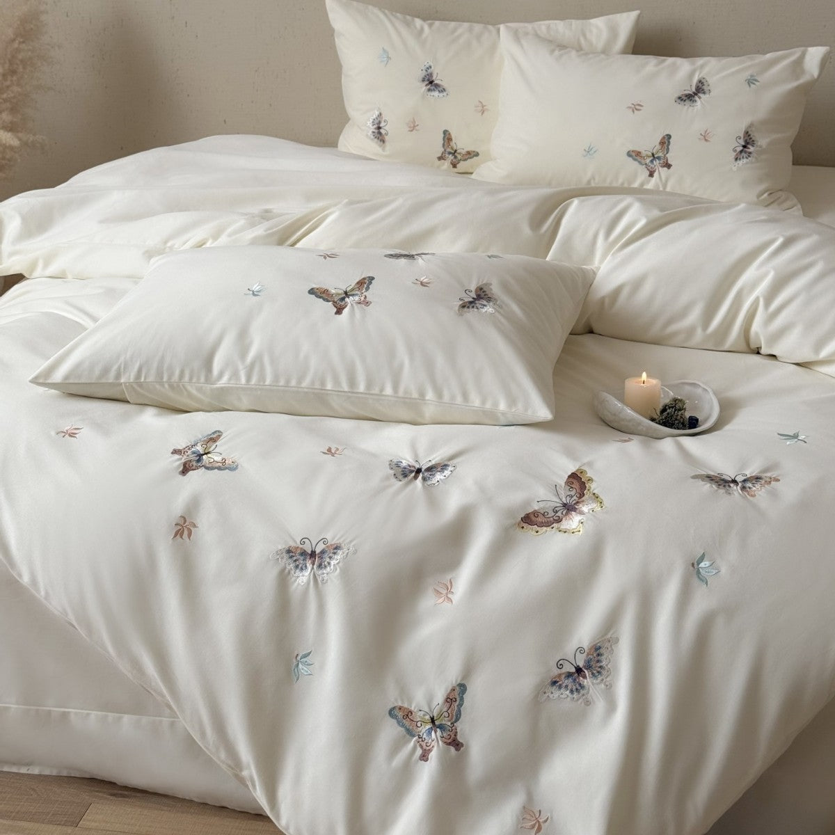 Cotton Sateen Bedding Set with Fine Butterfly Embroidery and Extra-Soft Finish
