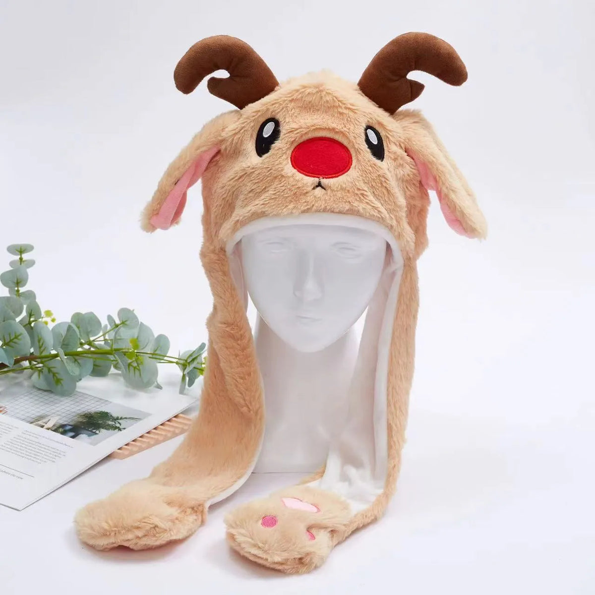 Cute hat with moving ears