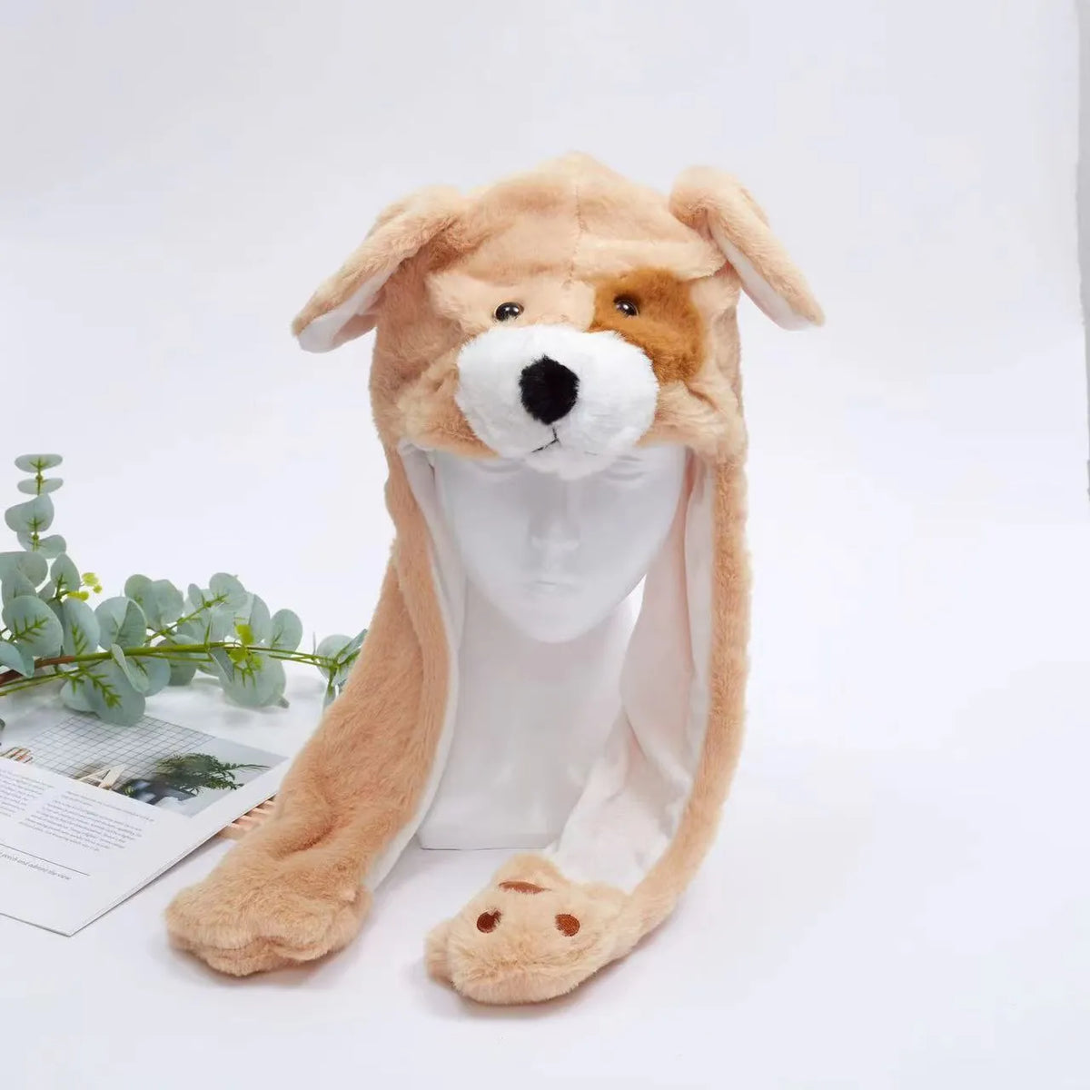 Cute hat with moving ears