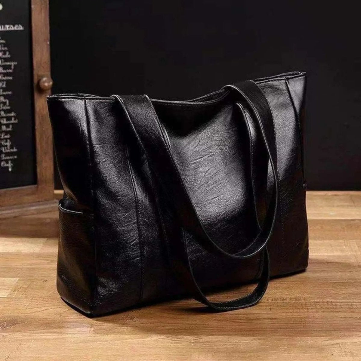 Elegant Shoulder Bag with Retro Style and Smooth Surface