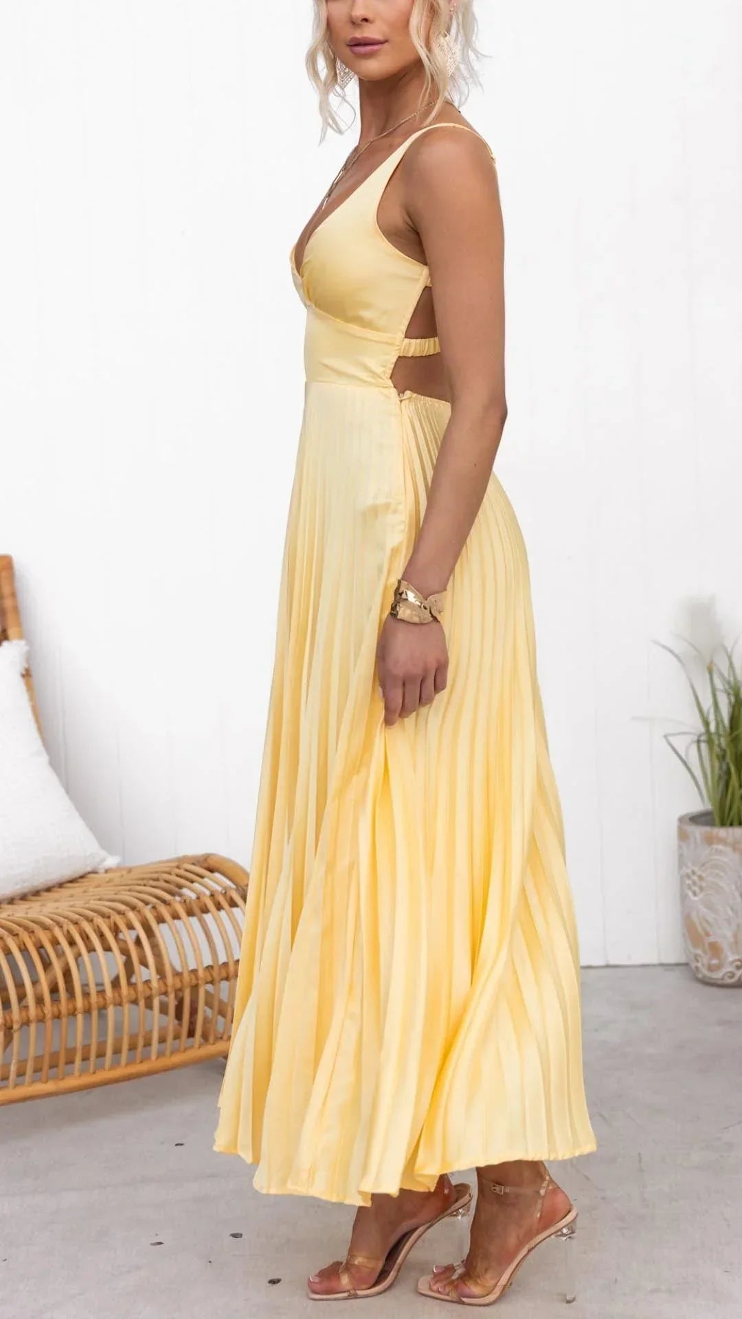 Elegant Yellow Pleated V-Neck Maxi Dress
