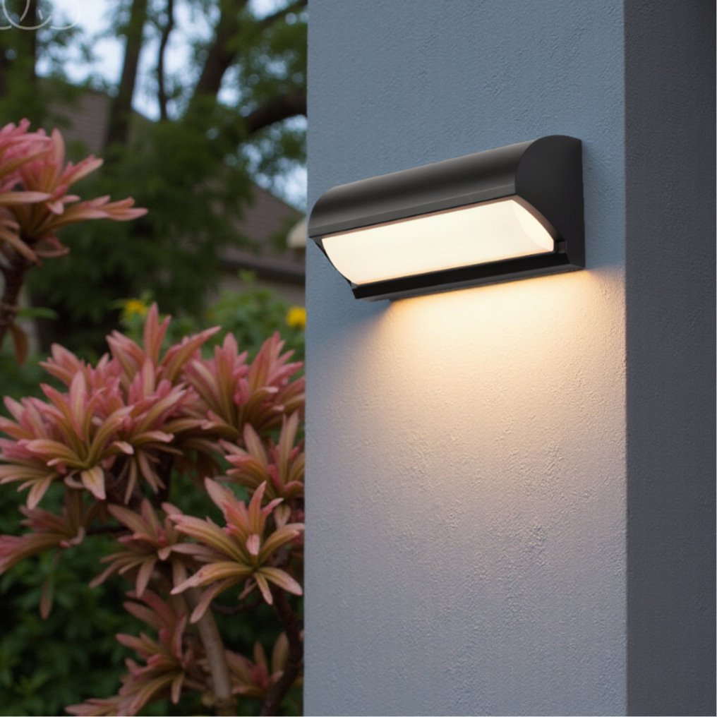 Modern Black Outdoor LED Wall Light – Weatherproof Warm Lighting for Garden, Patio & Entryways