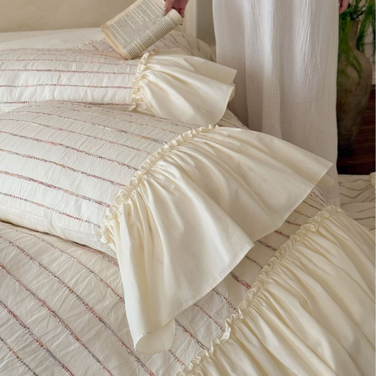 Ruffled Cotton Bedding Set with Fine Quilting