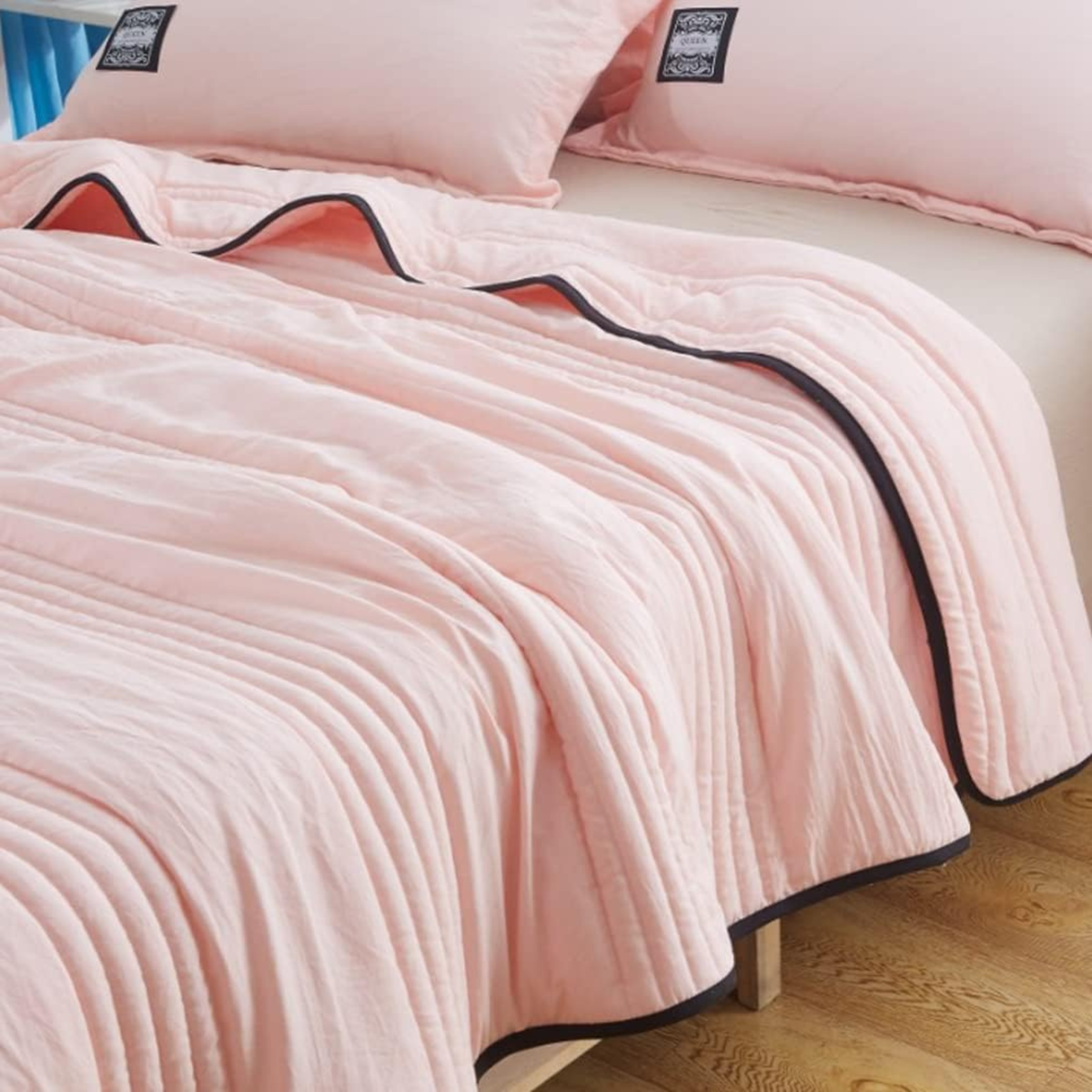 The Everchill Ice Cooling Blanket Keeps You Comfortable and Cool All Night