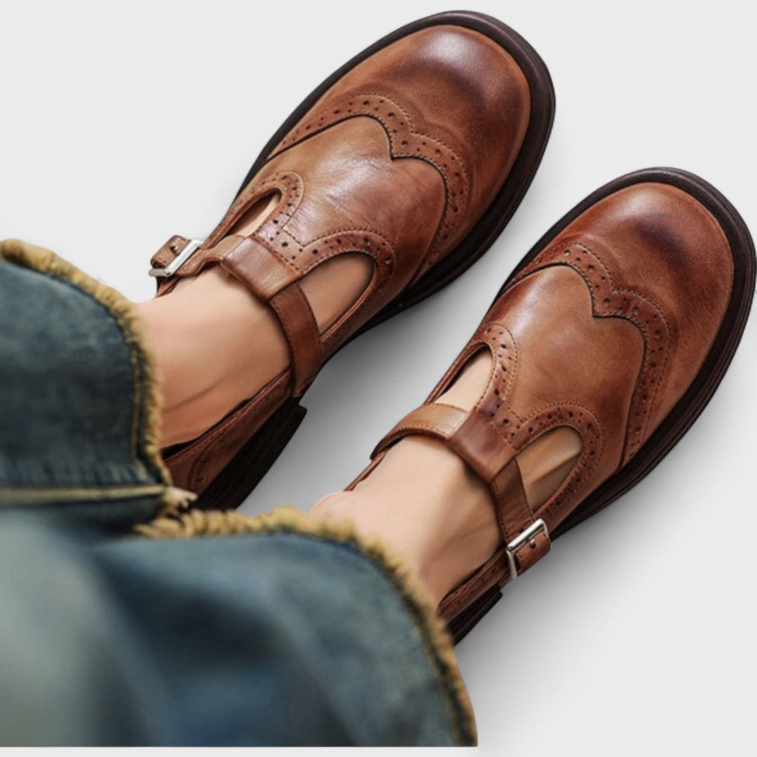 Women's Round Toe Buckle Strap Wingtip Shoes